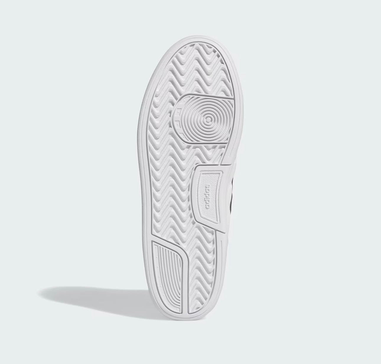Tenis Adidas Mujer Blancos con Franjas Negras – Estilo Urbano y Moderno
