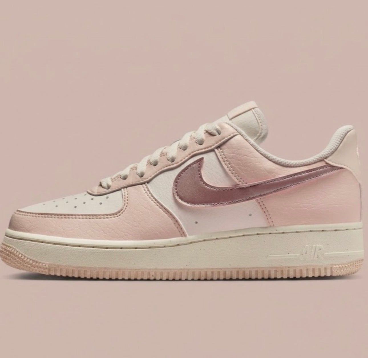 Tenis Nike Air Force 1 ’07 Next Nature para Mujer – Rosa Claro y Blanco