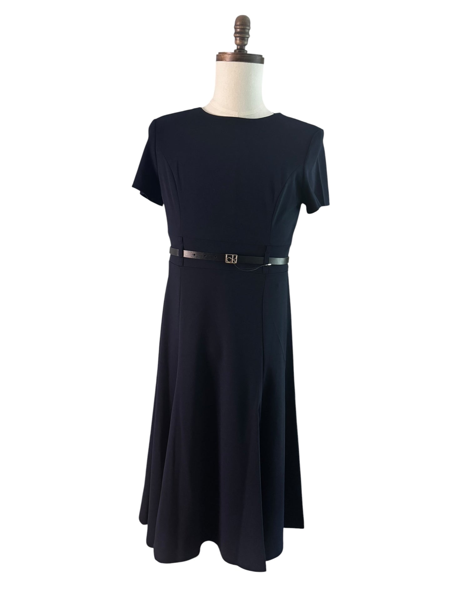 Vestido Calvin Klein Azul Marino con Cinturón Delgado para Mujer – Talla 10