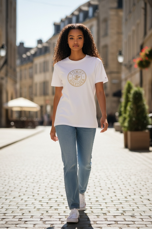 Camiseta Tommy Hilfiger para Mujer Blanca con Logo Circular Dorado