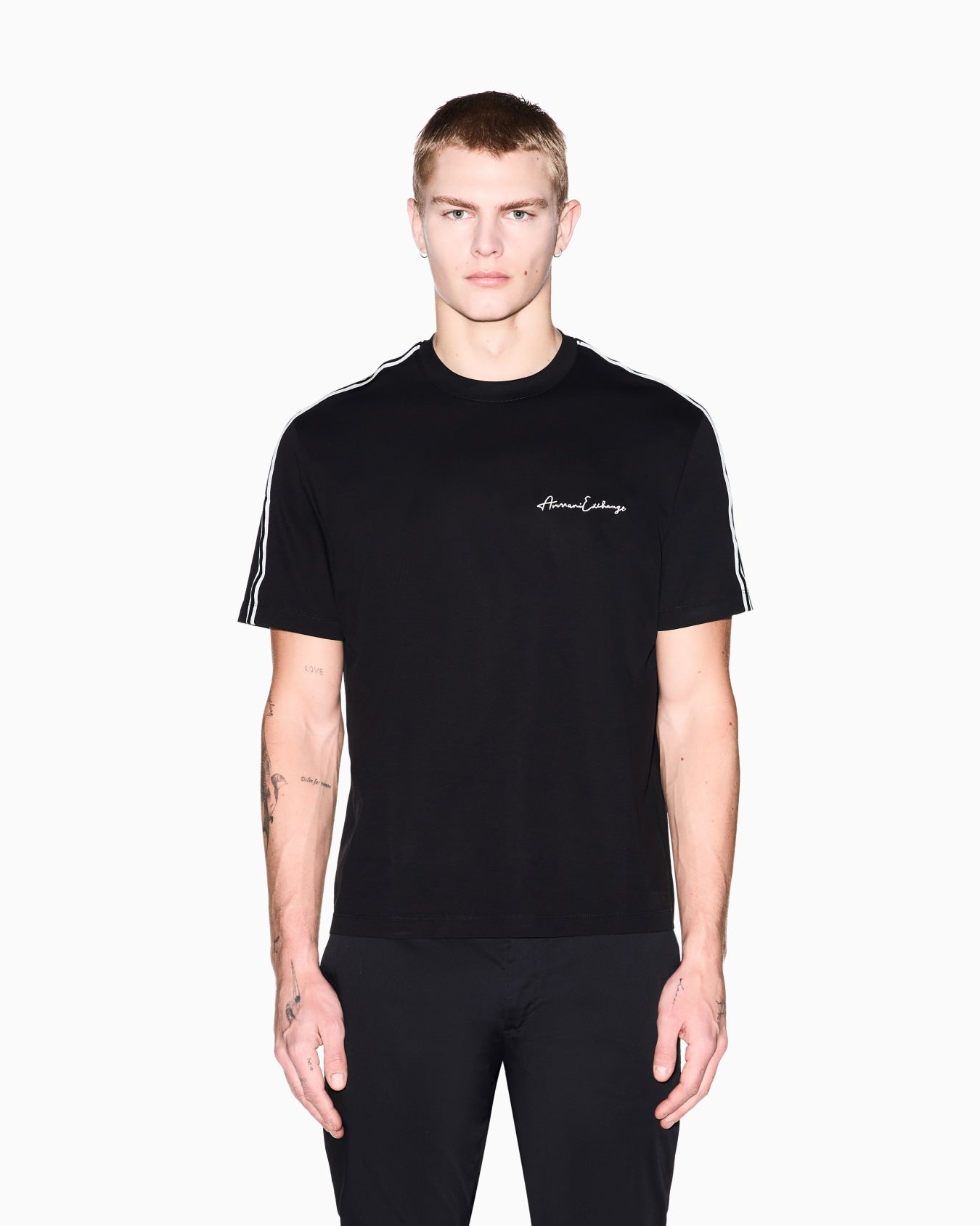 Camiseta Armani Exchange Hombre Negra de Algodón Mercerizado con Logo Bordado | Original