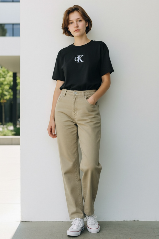 Camiseta Calvin Klein Negra con Logo CK Azul Claro