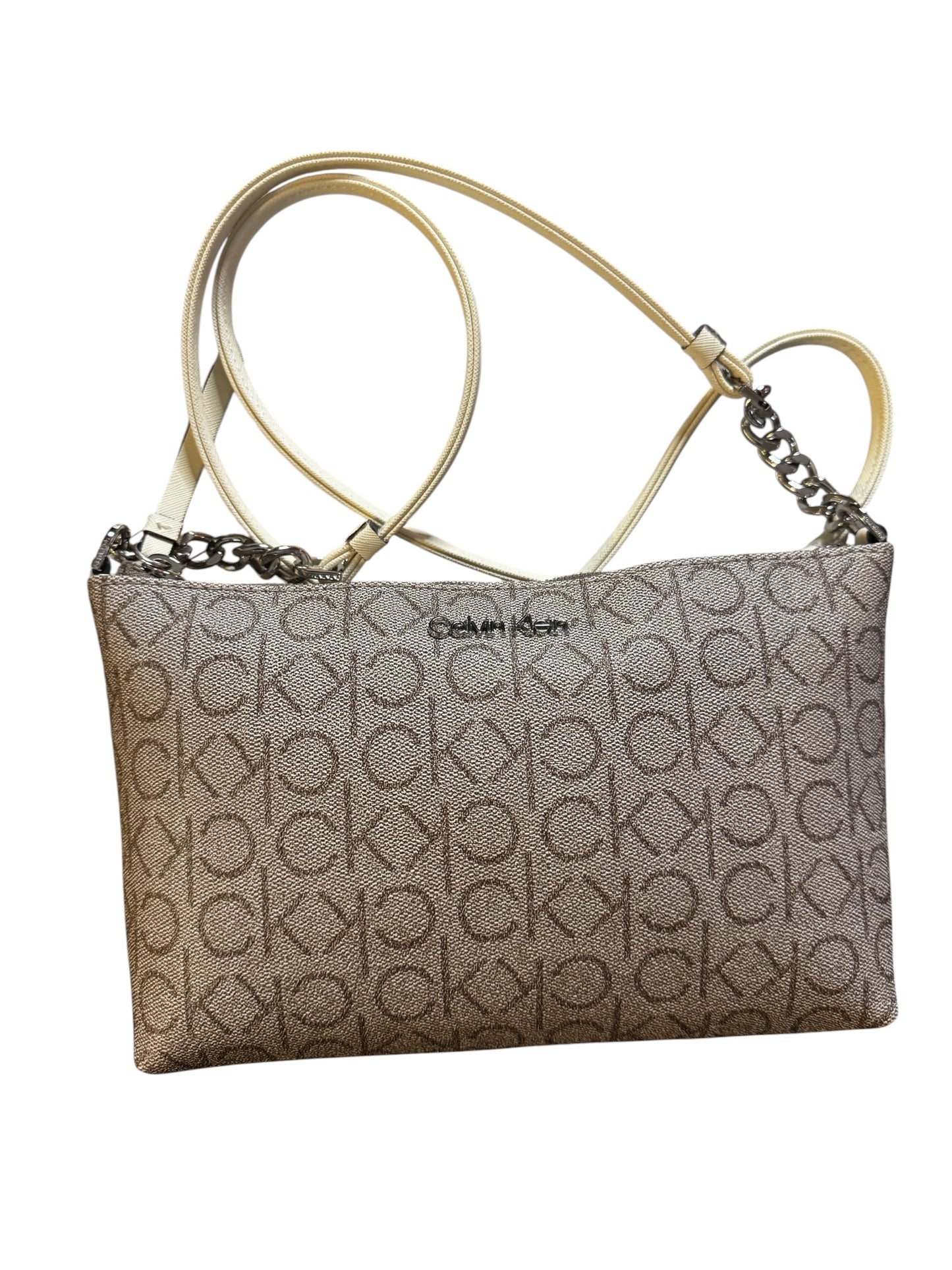 Bolso Crossbody Calvin Klein Monograma con Correa Crema y Herrajes Plateados