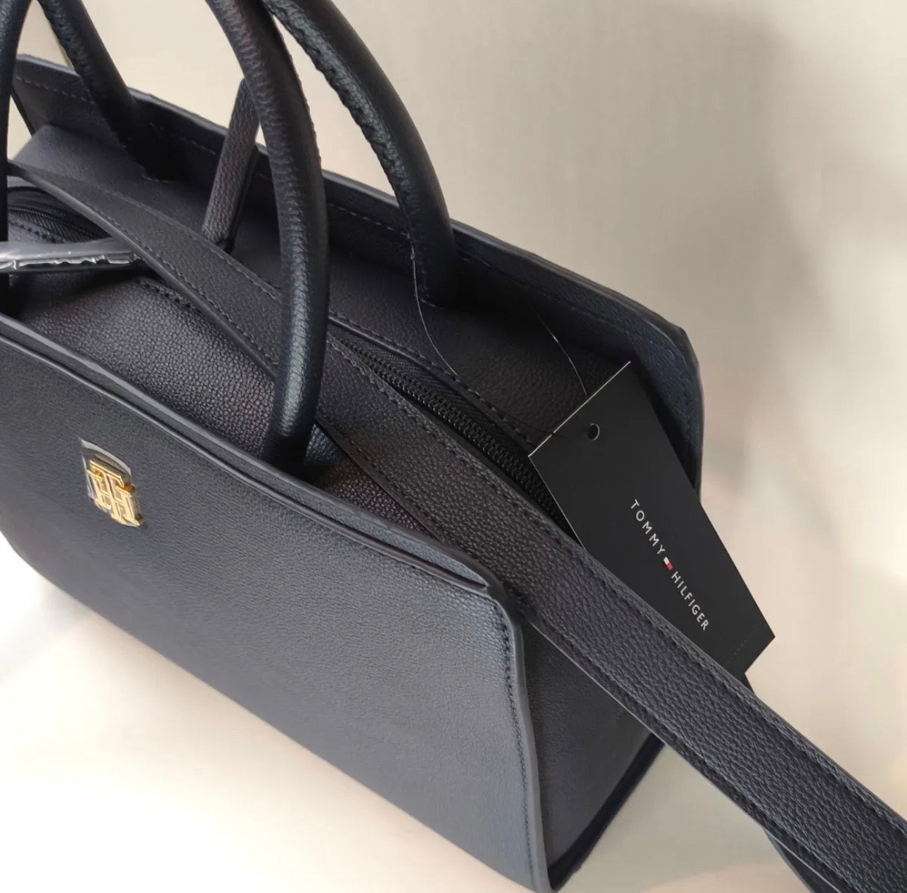 Bolso Satchel Tommy Hilfiger Azul Marino con Correa Ajustable