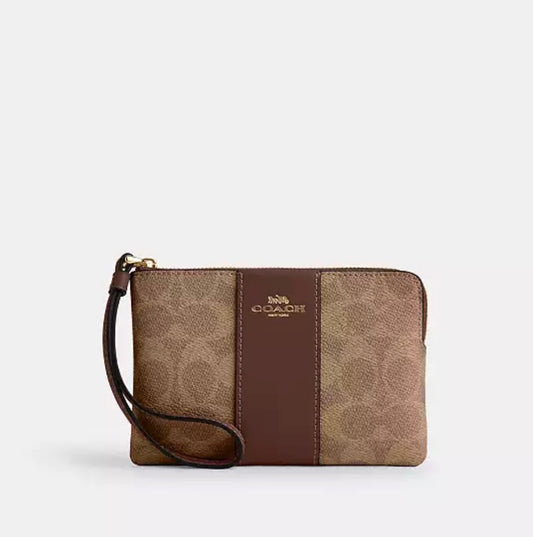 Coach Corner Zip Wristlet Signature Canvas con Raya Central – Café Claro y Café Oscuro