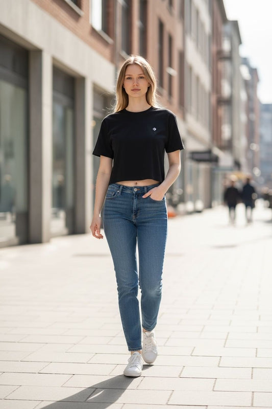 Camiseta Crop Top Converse Mujer – Negro