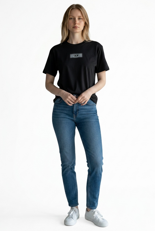 Camiseta Diesel Mujer Negra con Logo Frontal – Camiseta Original Premium
