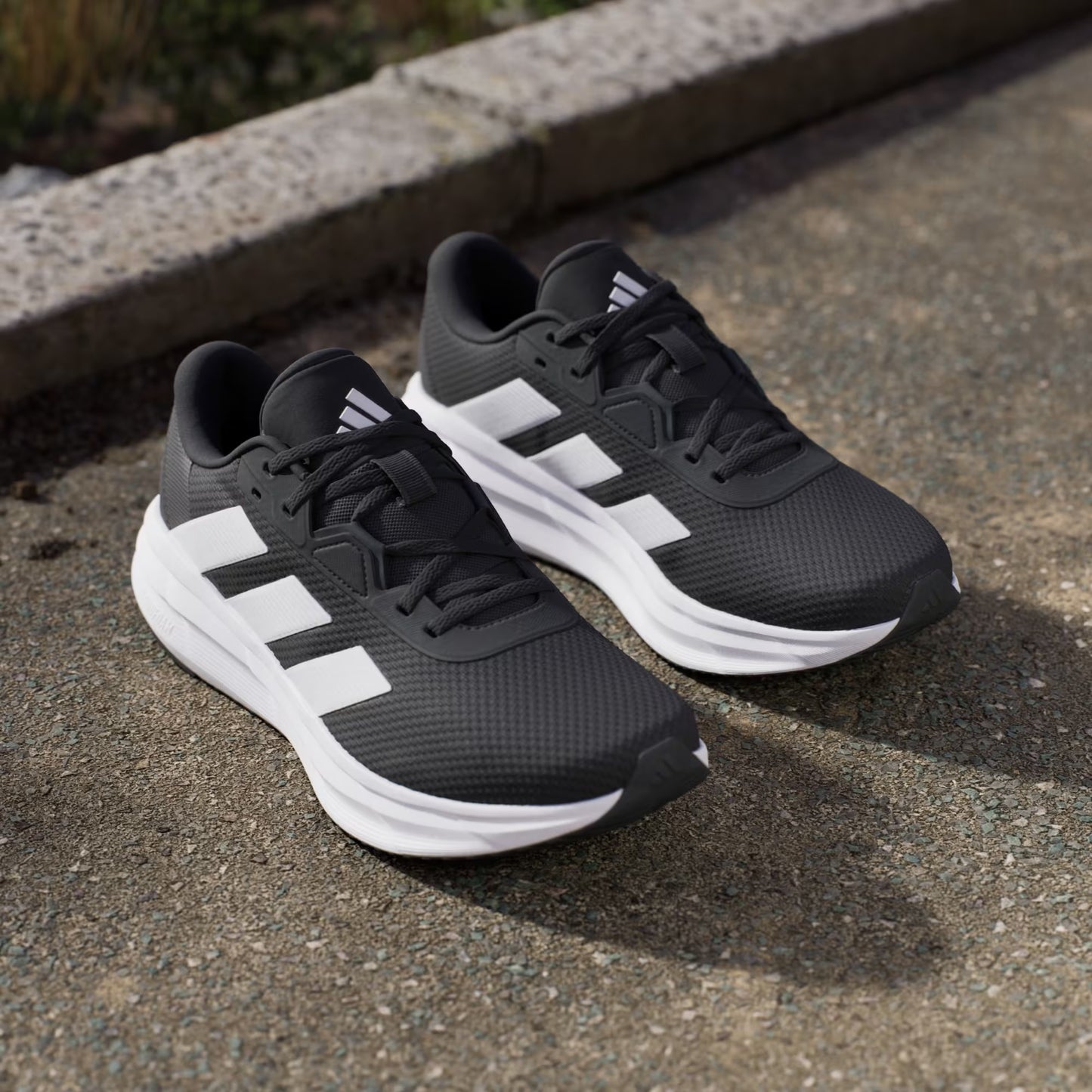 Tenis Adidas Galaxy 7 Running Negro y Blanco