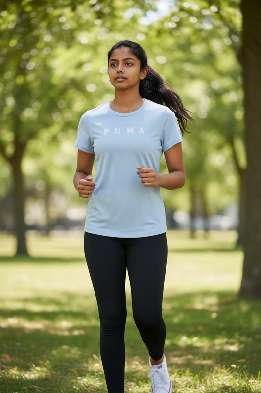 Camiseta Puma Mujer Azul Claro Texturizada – Estilo Deportivo Minimalista