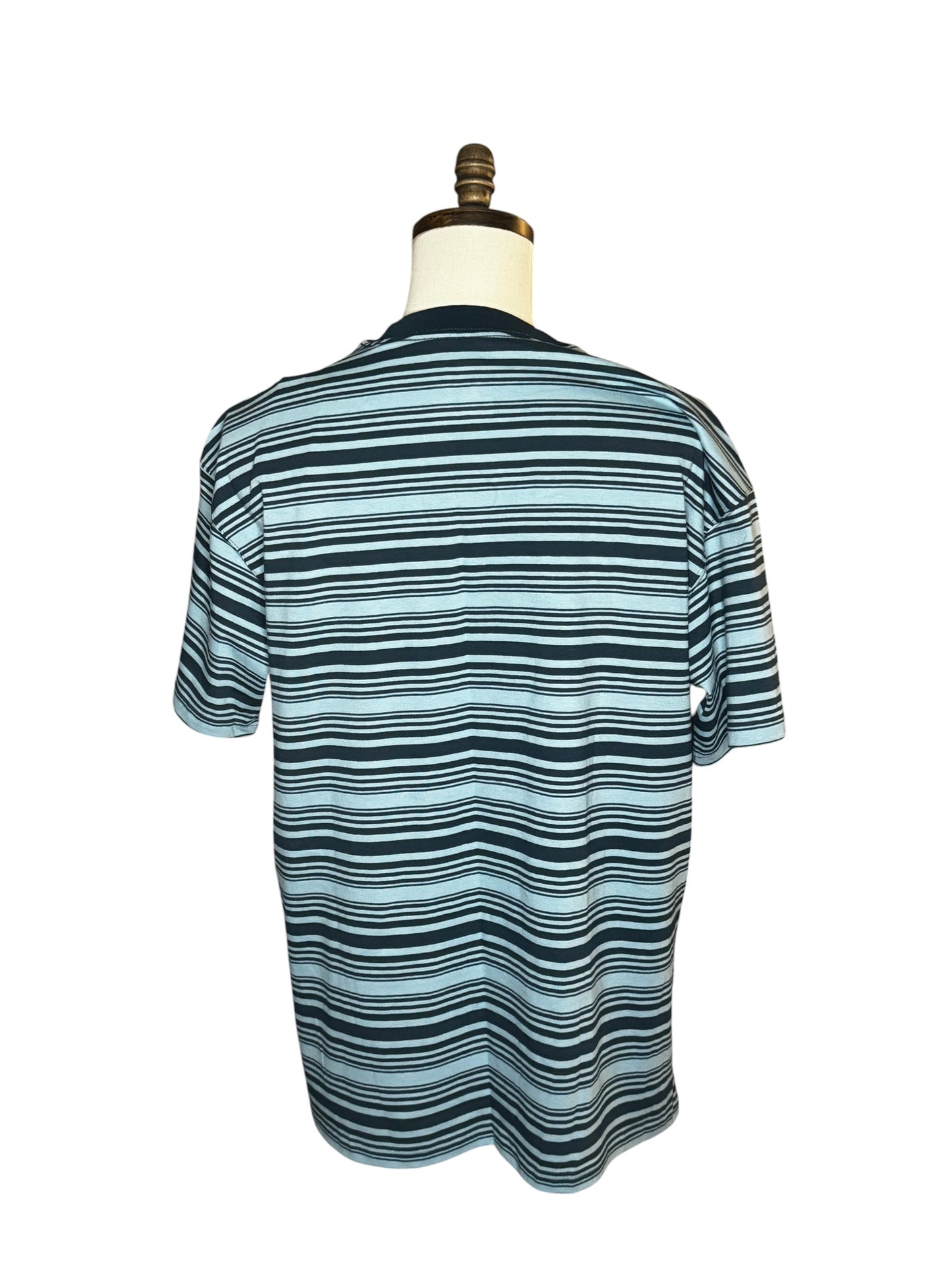 Camiseta Nike SB Rayas Azul Claro y Negro para Hombre