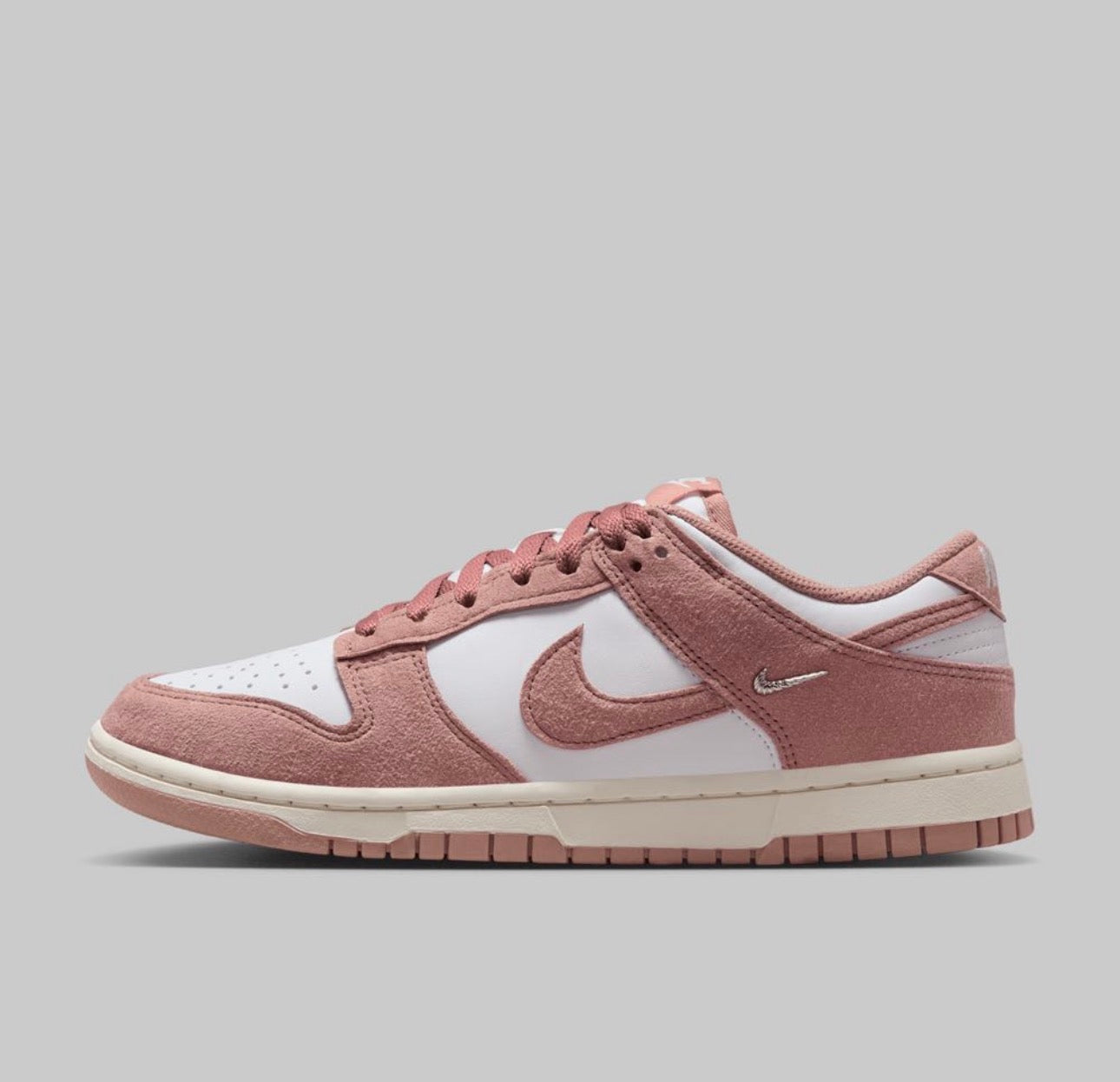 Tenis Nike Dunk Low Mujer Rosados y Blancos – Estilo Urbano y Casual