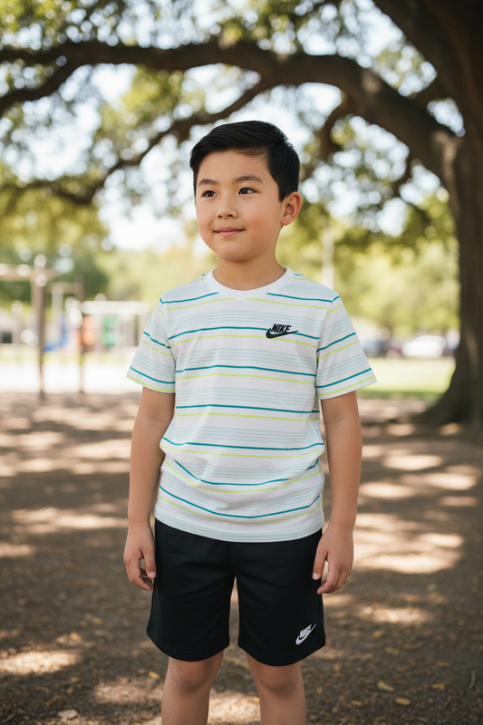 Conjunto Nike Niño 2 Piezas Talla 6-7 Años – Camiseta Blanca con Rayas y Short Negro