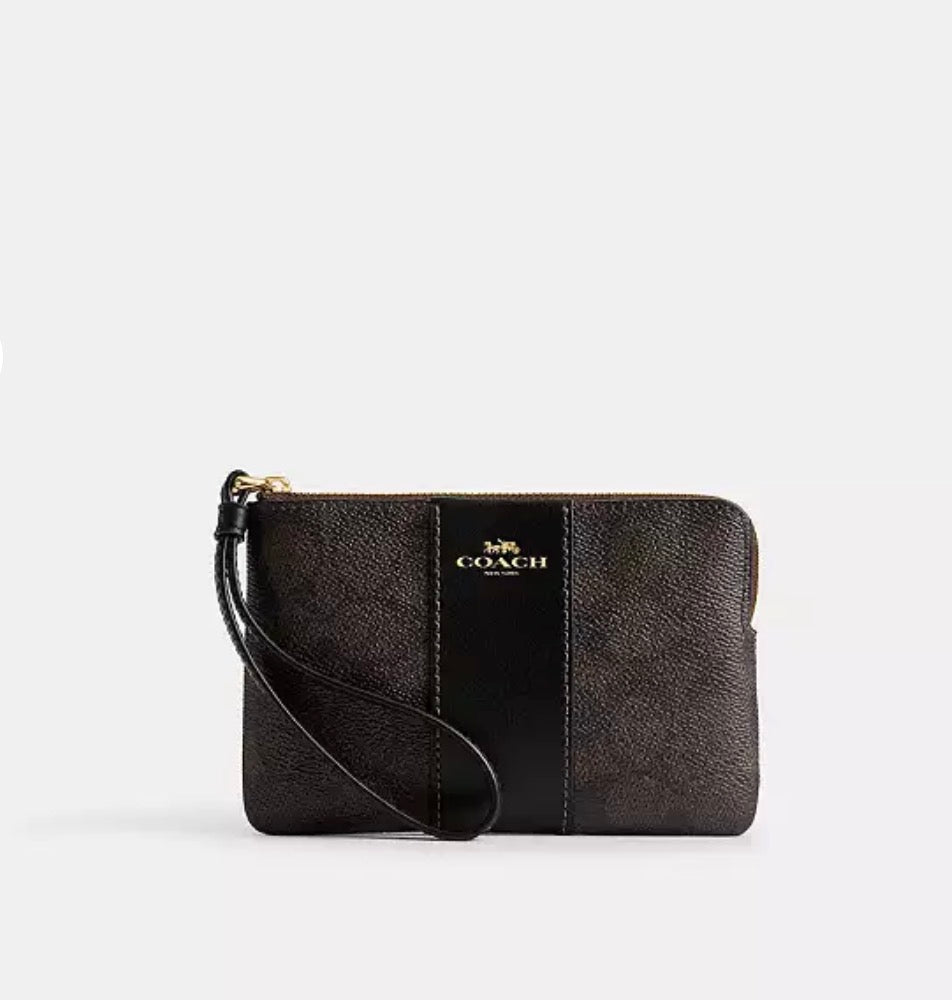 Coach Corner Zip Wristlet Signature Canvas con Raya Central – Café Claro y Café Oscuro