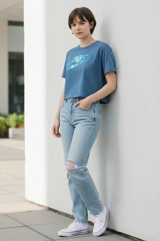 Camiseta Nike Crop para Mujer Azul con Logo Turquesa