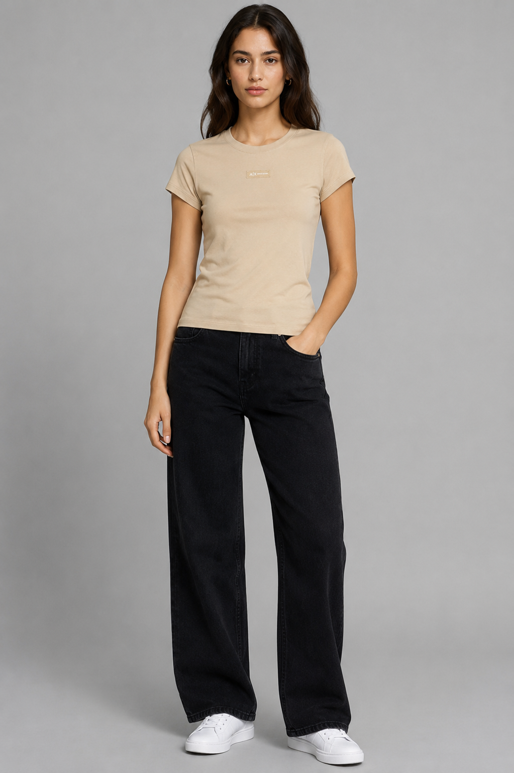 Camiseta Armani Exchange A|X Slim Fit para Mujer Beige con Logo Bordado