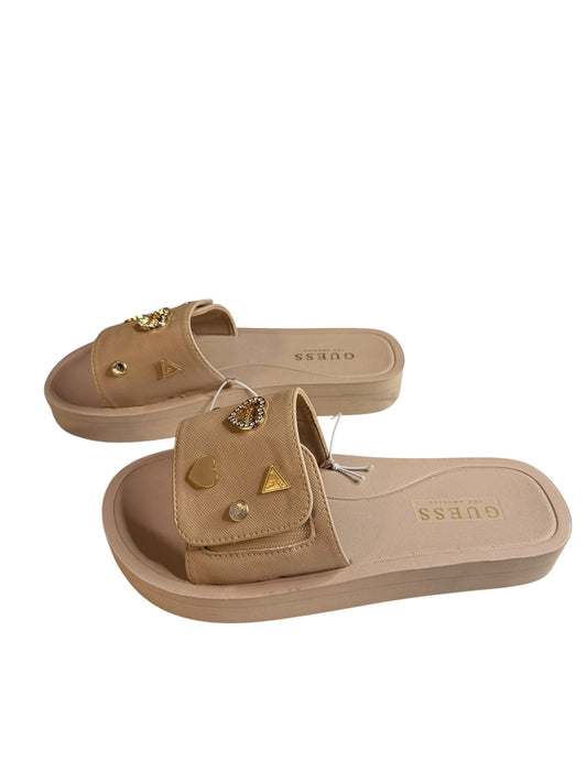 Sandalias Guess Mujer Beige con Detalles Dorados Talla 7