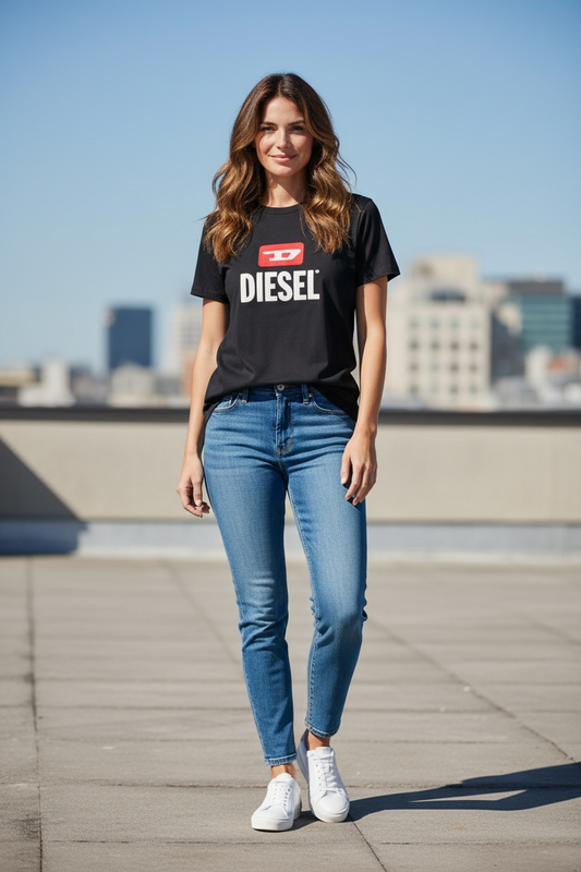 Camiseta Diesel Mujer Negra con Logo Bordado Vintage