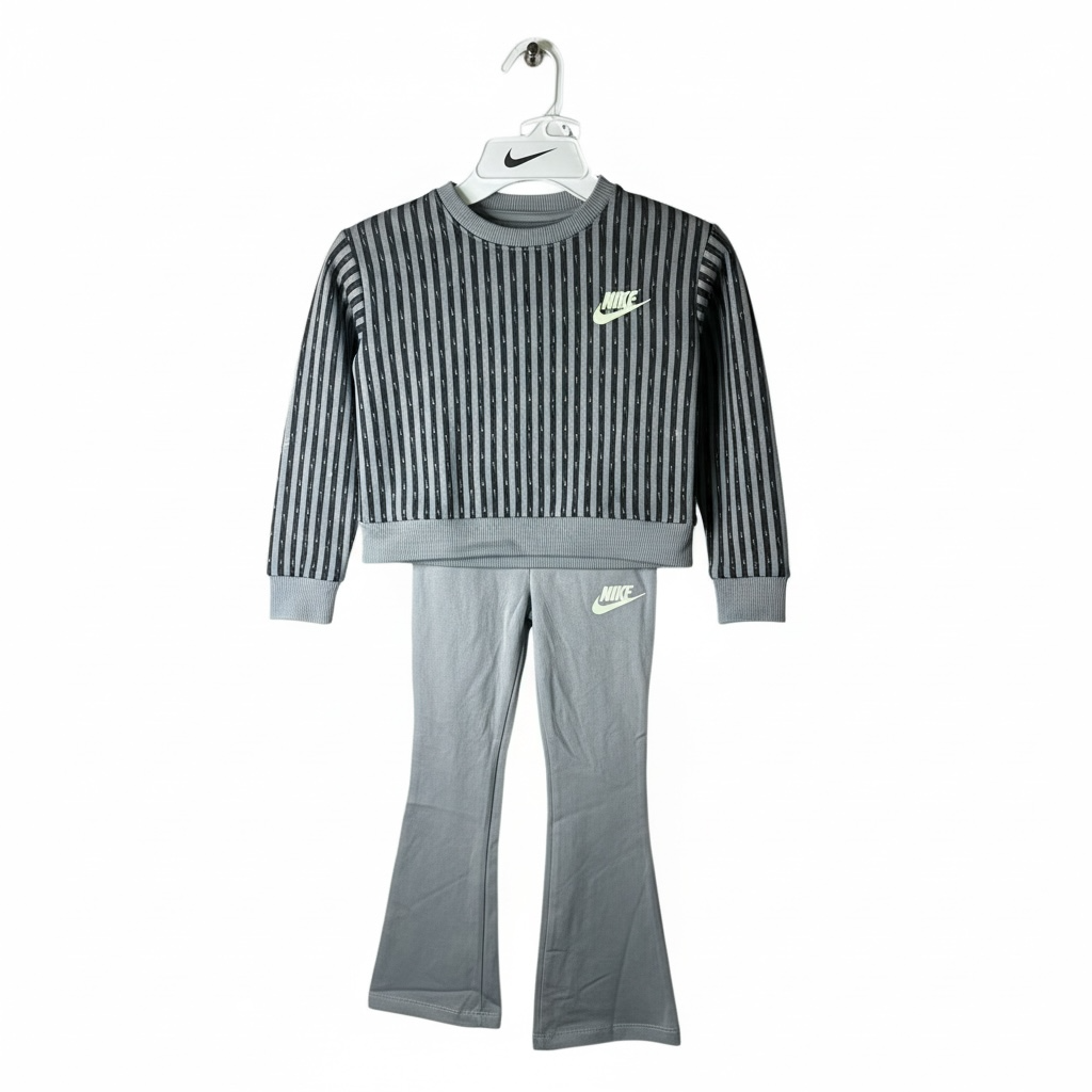 Conjunto Nike Niña 2 Piezas Talla 4-5 Años – Buzo Crop y Leggings Grises