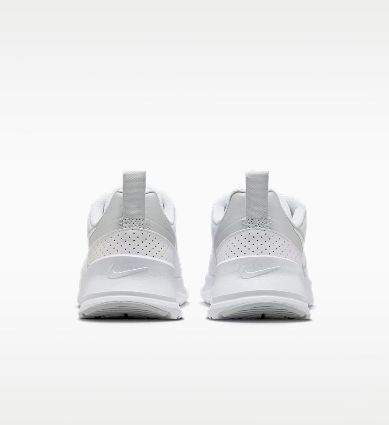 Tenis Nike Air Max Nuaxis para Mujer – Blanco/Plata Metálico