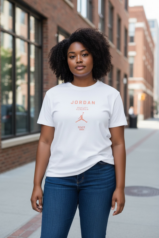 Camiseta Jordan para Mujer Blanca con Logo Jumpman Coral
