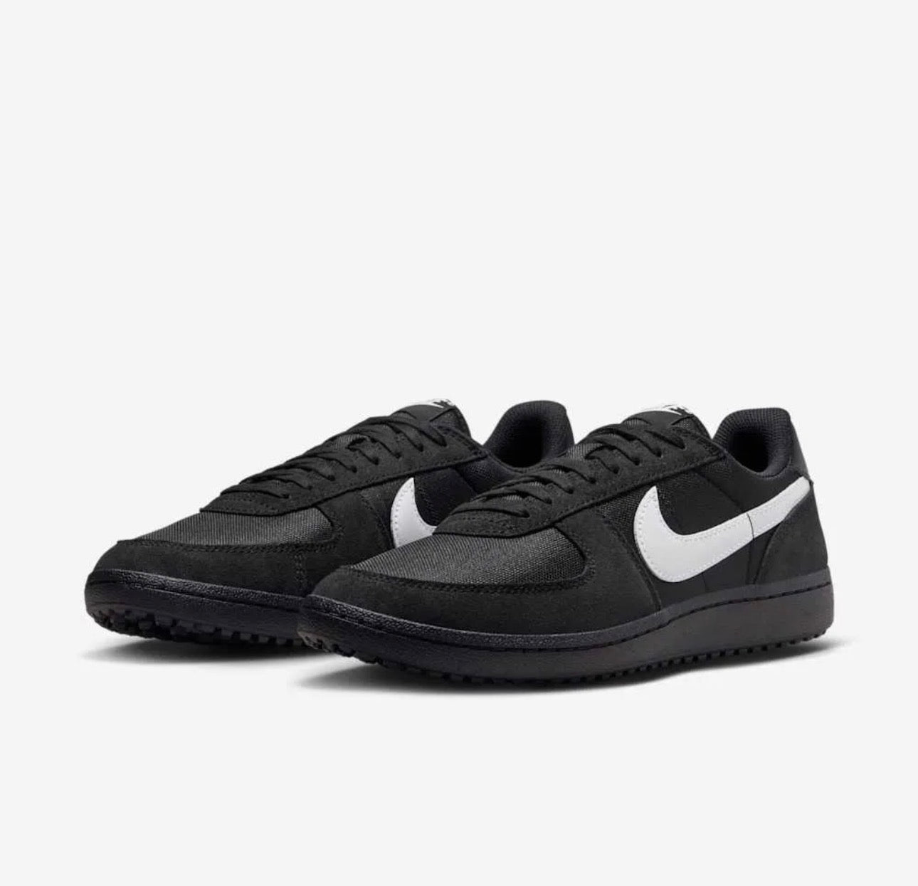 Tenis Nike Hombre Negros con Swoosh Blanco – Estilo Clásico y Urbano