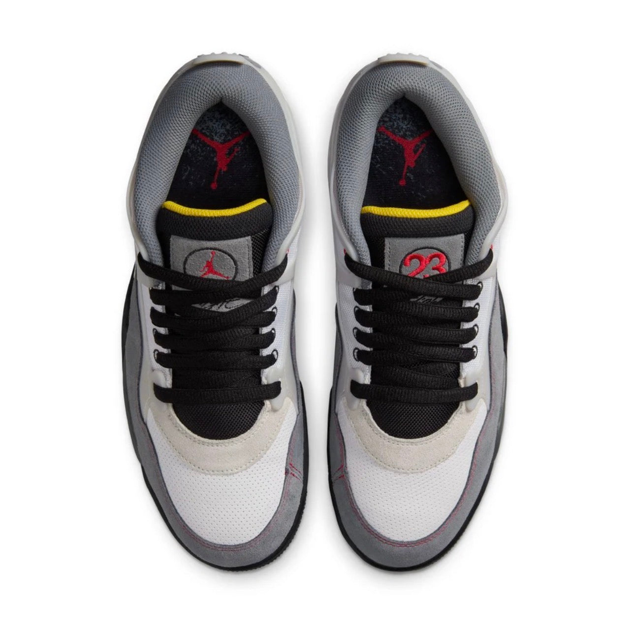 Tenis Nike Air Jordan Hombre Blanco y Gris con Detalles Negros – Estilo Urbano Deportivo