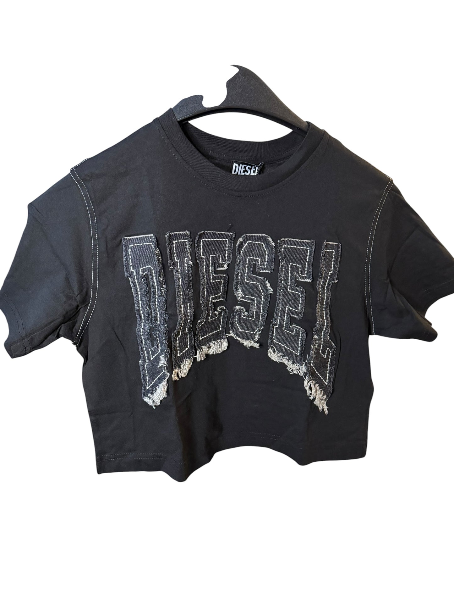 Camiseta Crop Diesel Mujer con Logo Denim Desgastado – Negro y Gris Ceniza