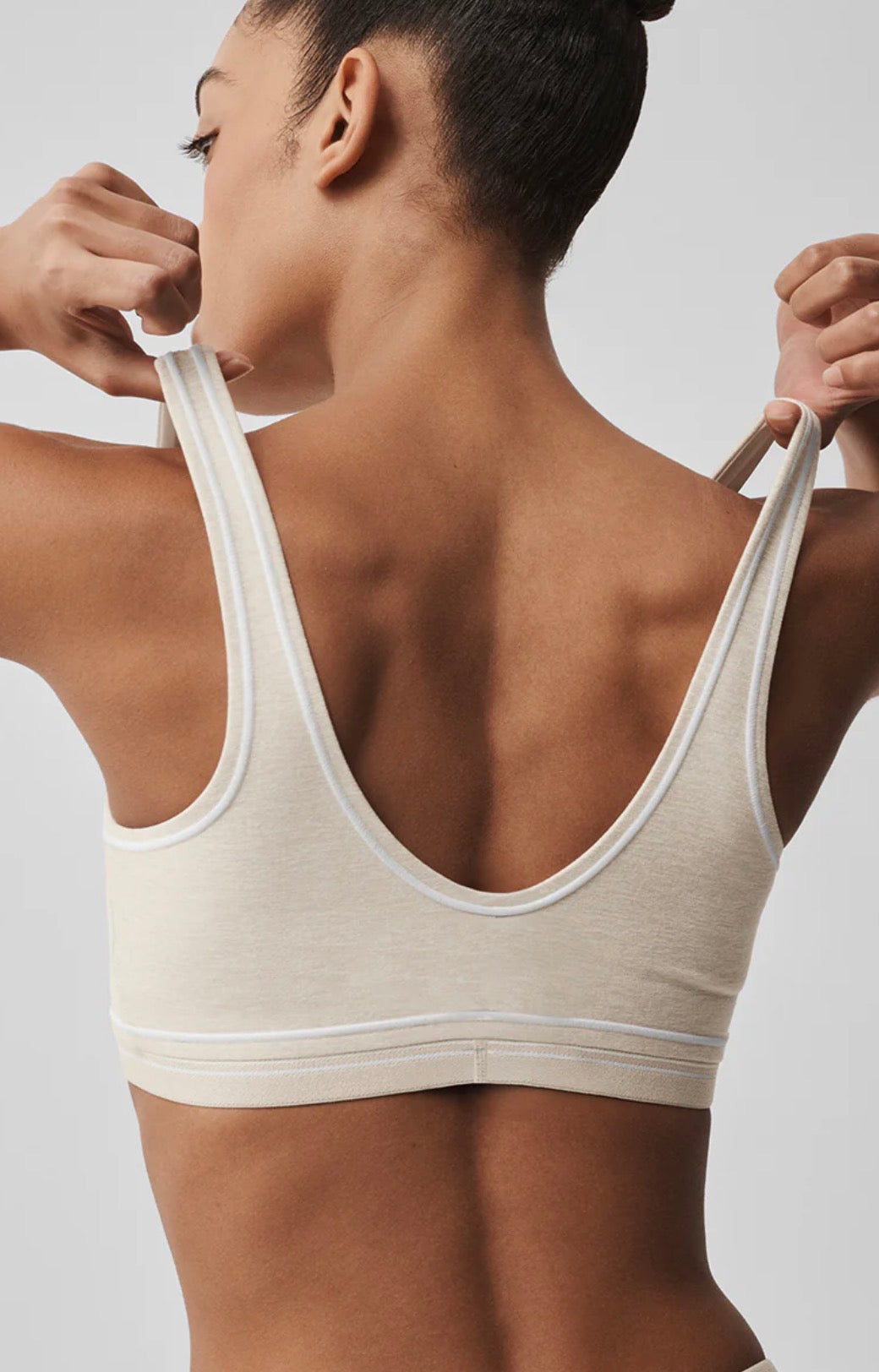 Top Deportivo Alo Yoga Alosoft Heart Throb Beige