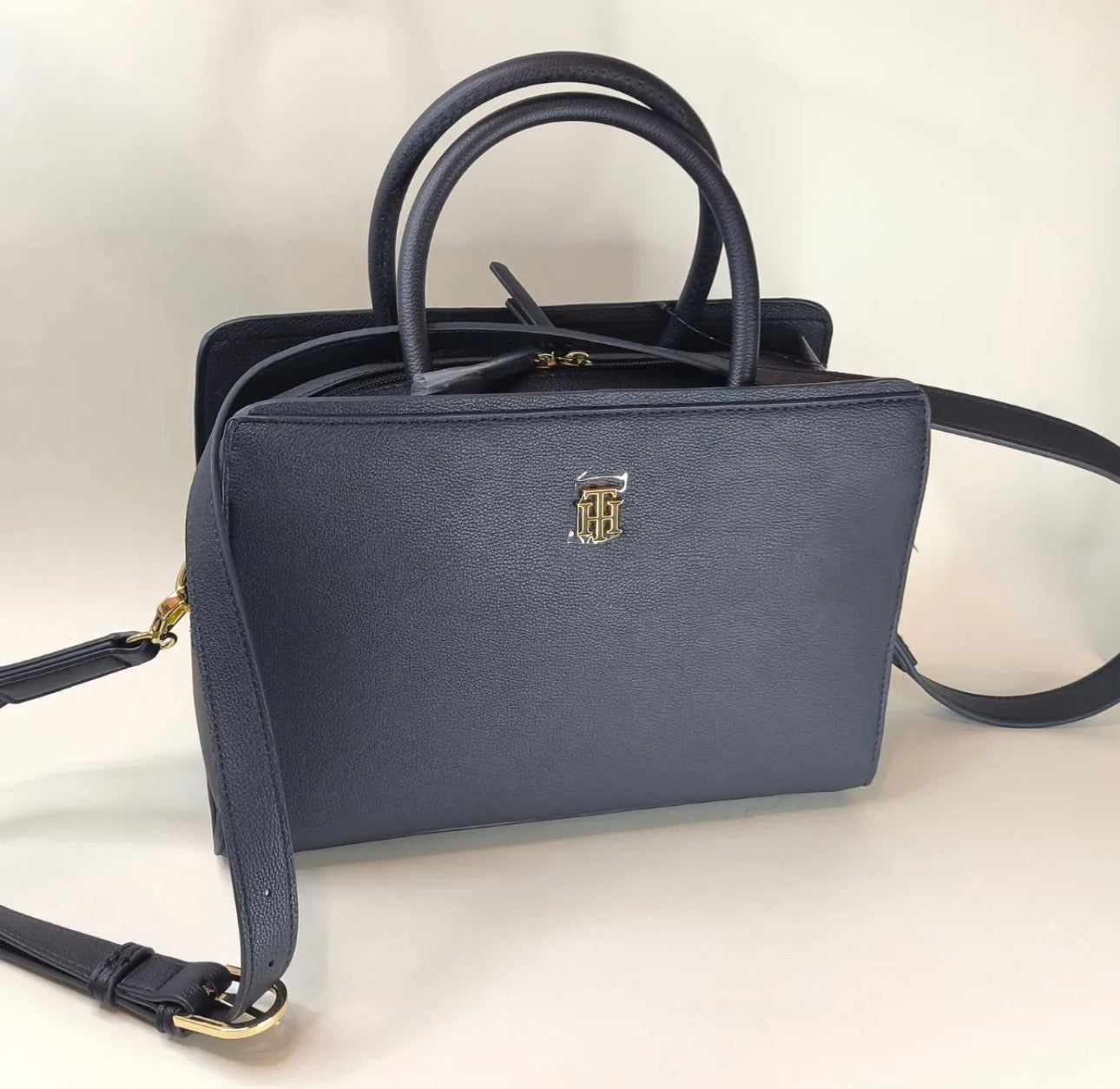 Bolso Satchel Tommy Hilfiger Azul Marino con Correa Ajustable