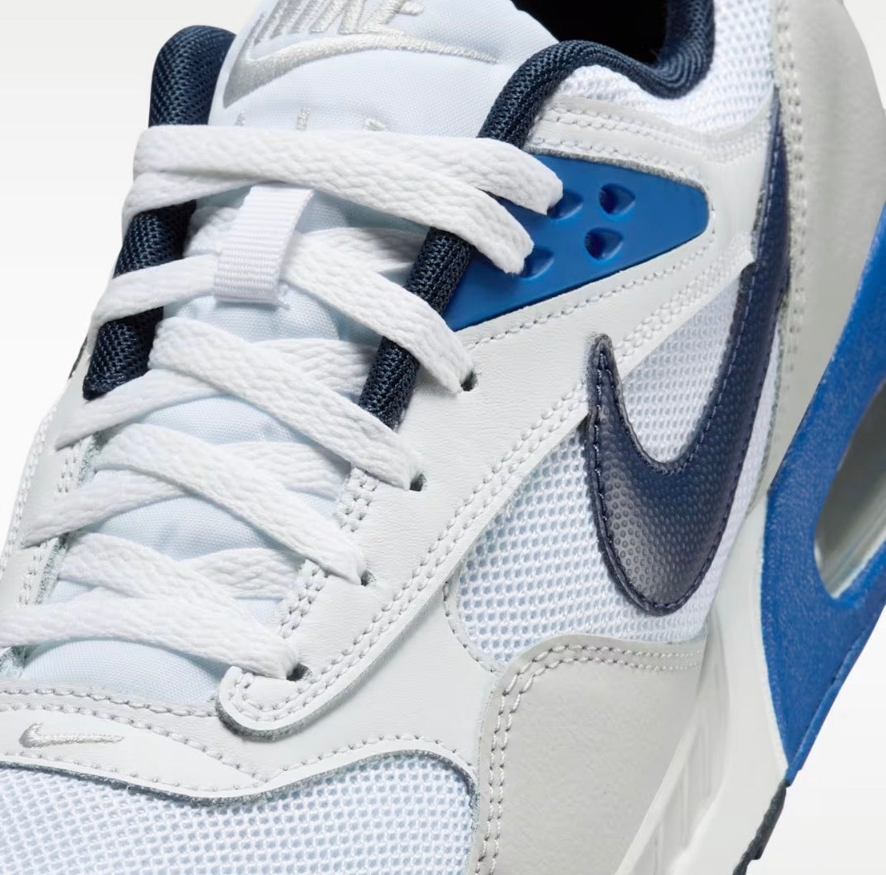 Tenis Nike Hombre  IVO Blanco con Azul y Negro – Estilo Deportivo Air