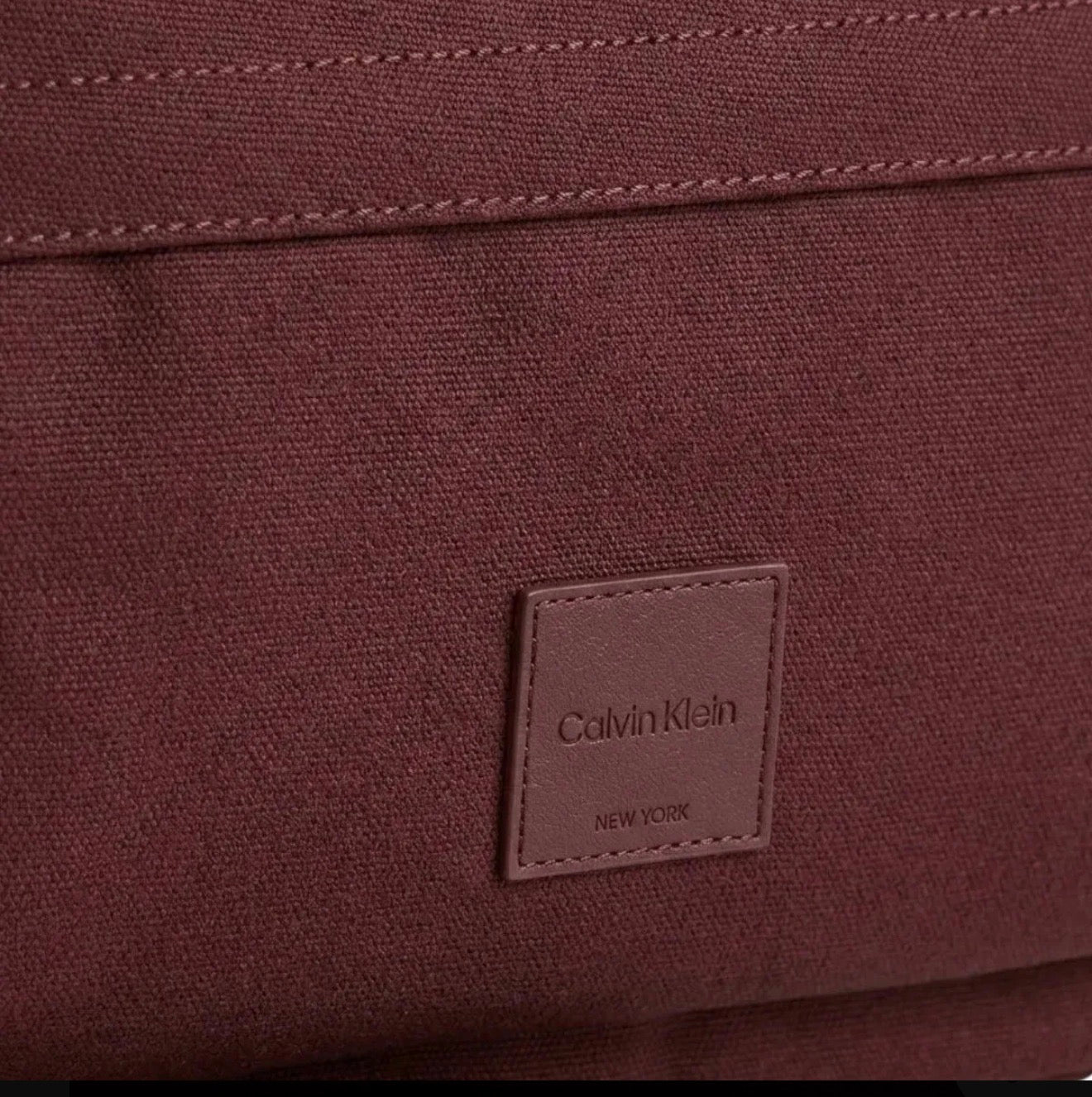 Mochila Calvin Klein Casual Tinto para Laptop 14” – 18L