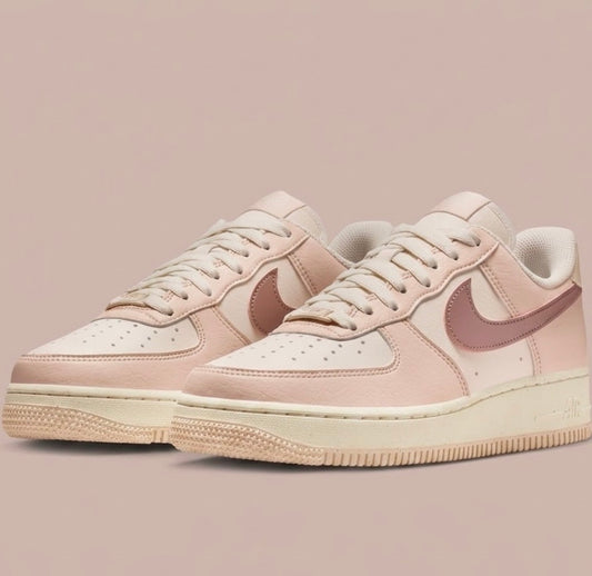 Tenis Nike Air Force 1 ’07 Next Nature para Mujer – Rosa Claro y Blanco