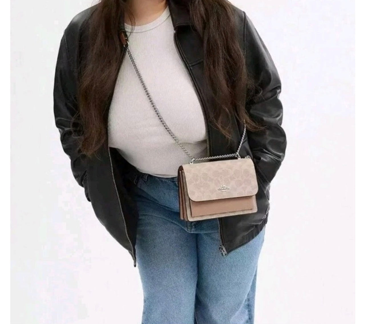 Coach Mini Klare Crossbody Signature Canvas Arena/Taupe con Cadena Plateada