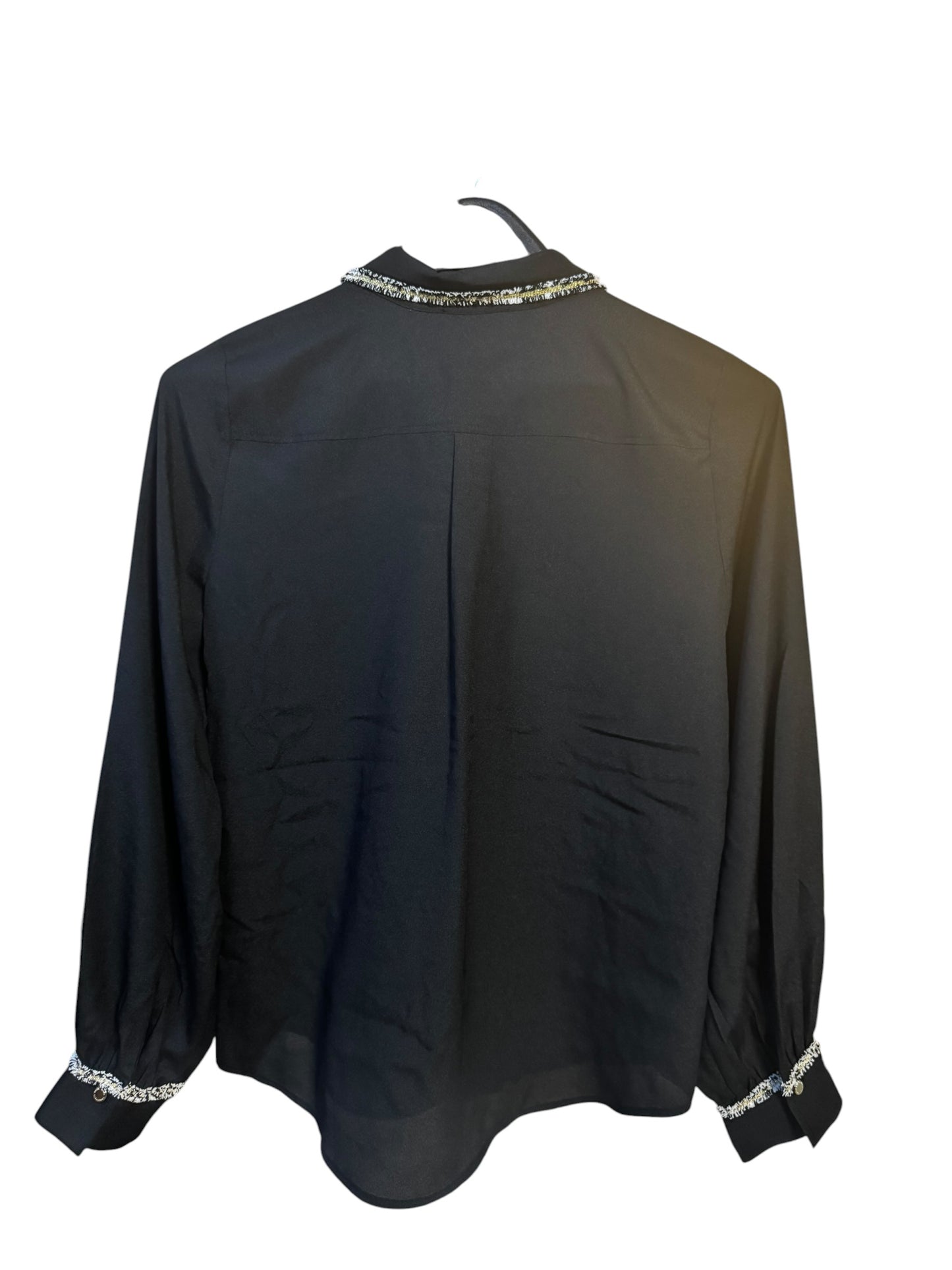 Blusa Karl Lagerfeld Negra Elegante con Detalles Decorativos para Mujer