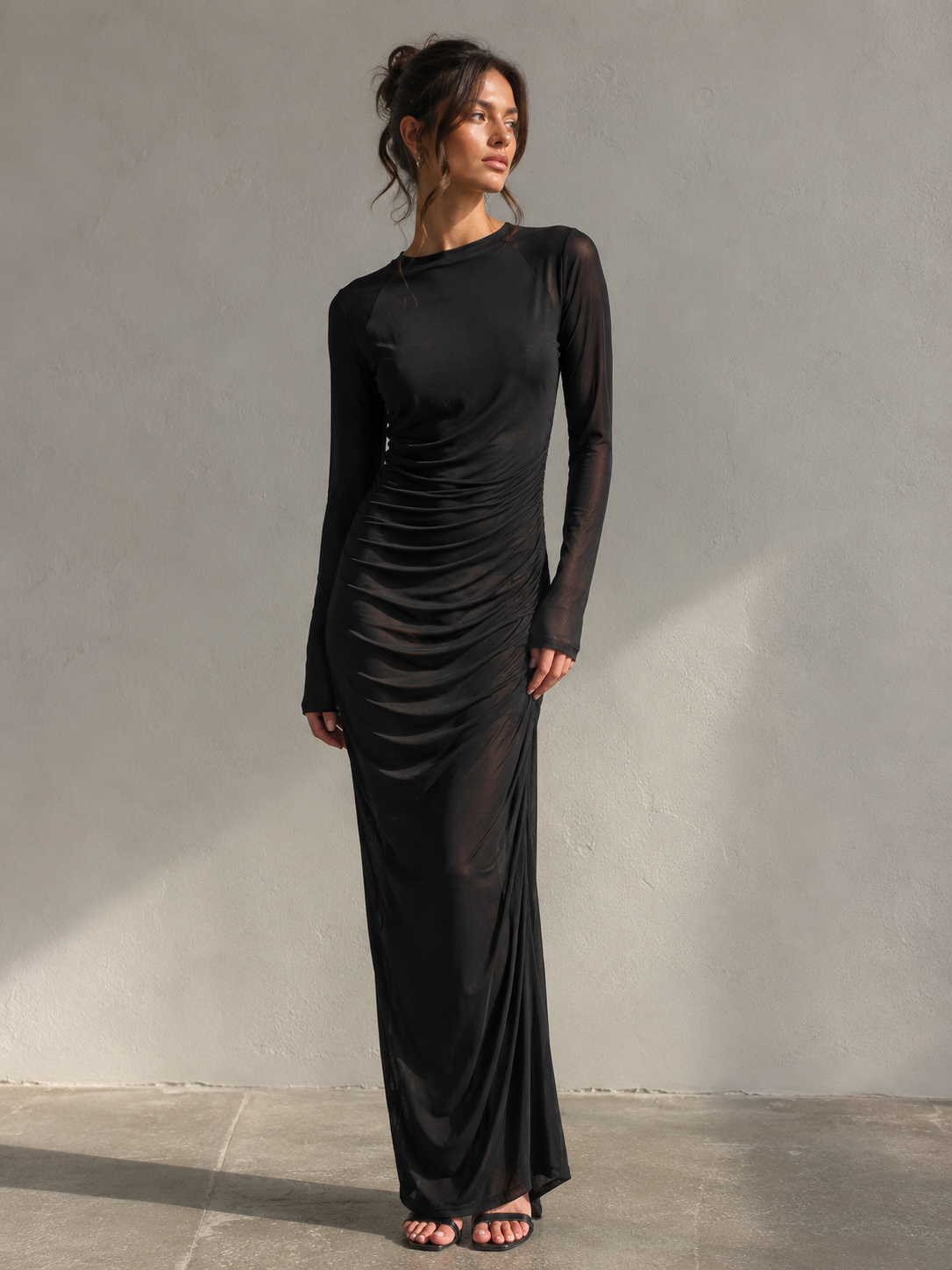Vestido Zara Negro Fruncido de Manga Larga en Jersey Transparente