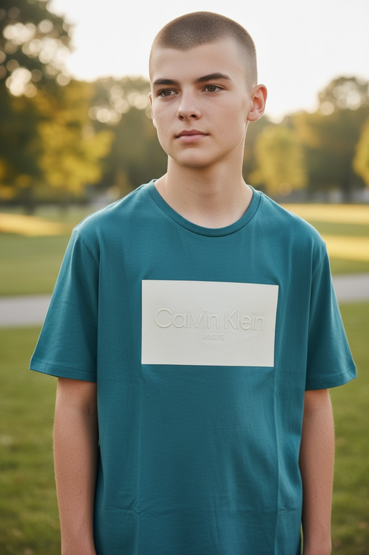 Camiseta Calvin Klein Jeans para Niño Color Verde Azulado con Logo Frontal – Talla L (14/16)